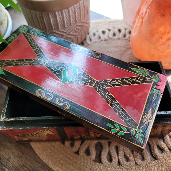 BEAUTIFUL vintage wooden box - Picture 3 of 7